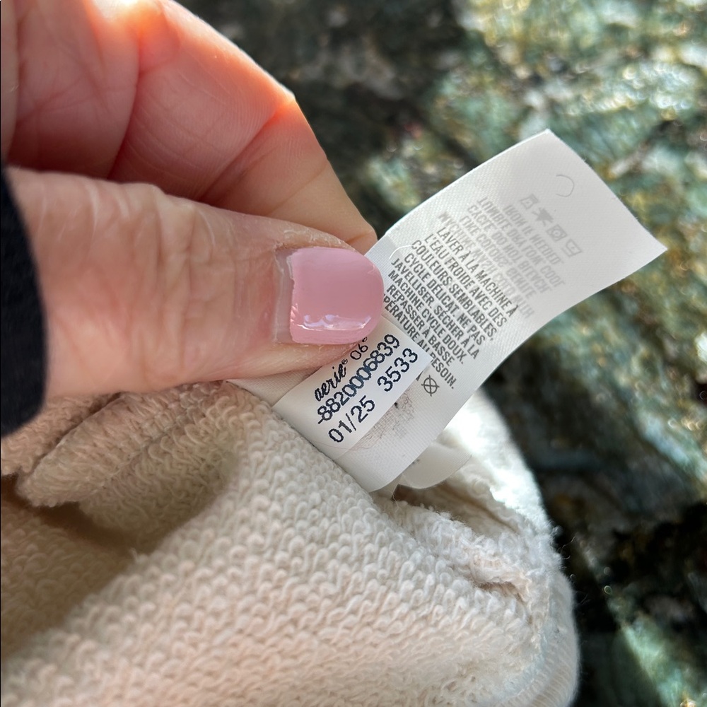 Aerie Gauze Cotton Puff Sleeve very oversized v neck terry popover top. Lounge - Picture 10 of 10